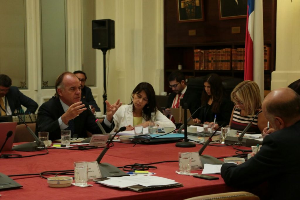 Ministro Walker en Comisión de Agricultura: “Tuvimos una muy buena discusión con los Senadores”