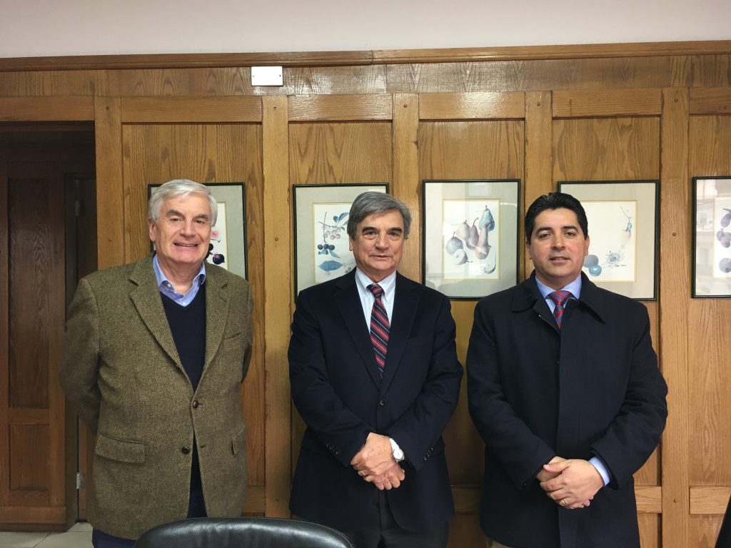 Fedefruta y Agroseguros acuerdan trabajo conjunto en apoyo a productores frutícolas