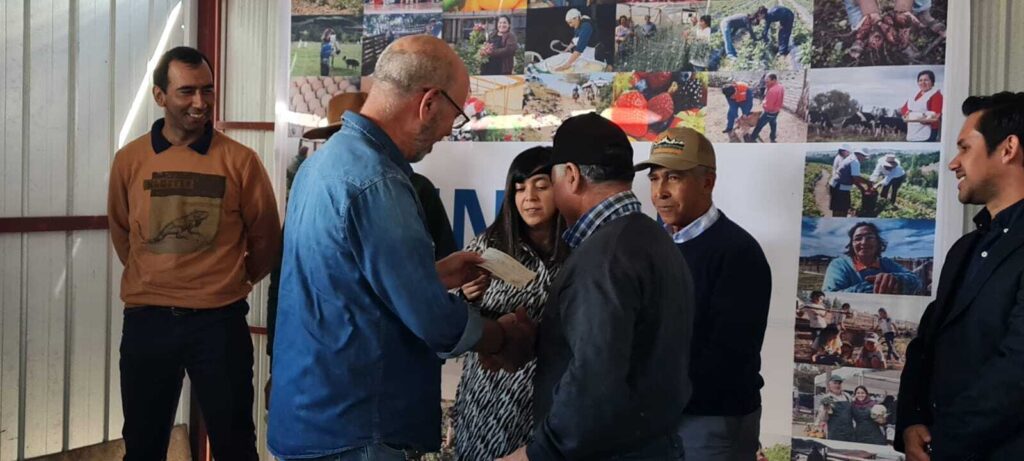 <strong>AGROSEGUROS DEL MINAGRI ENTREGÓ INDEMNIZACIONES POR MÁS DE $76 MILLONES A PEQUEÑOS ARANDANEROS DEL MAULE  AFECTADOS POR HELADAS</strong>